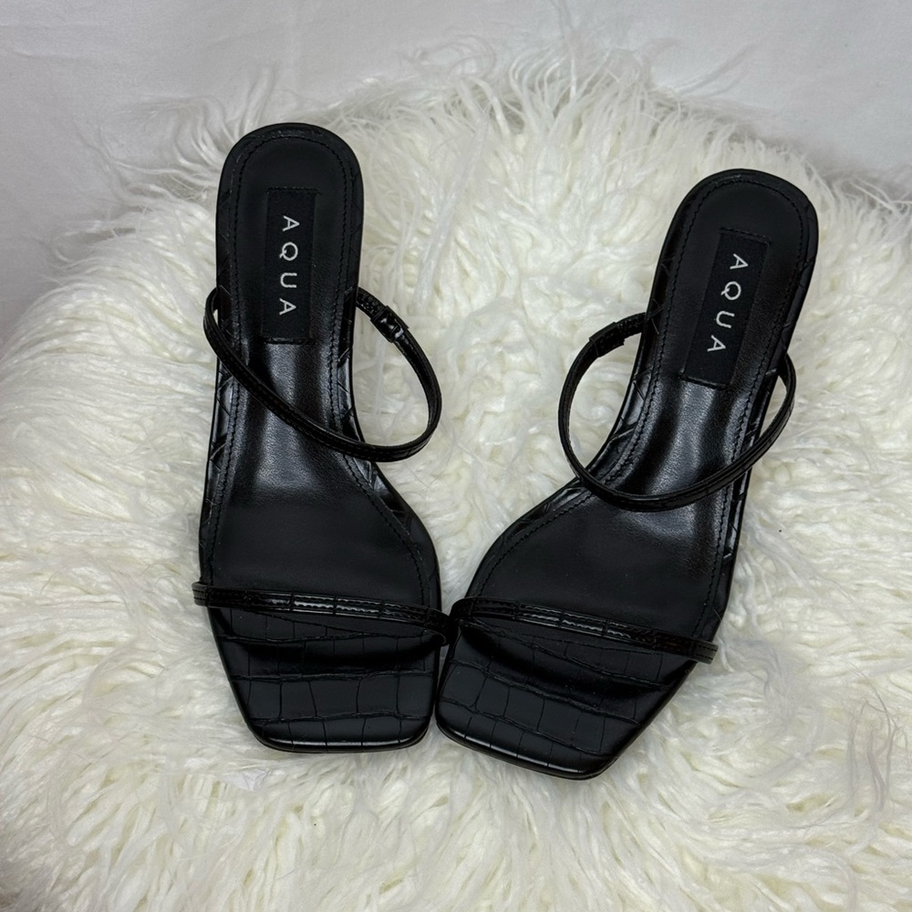 NWT Aqua Black Croc-Embossed Heels